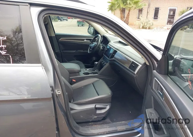 1V2DR2CA3JC558379: 44369142