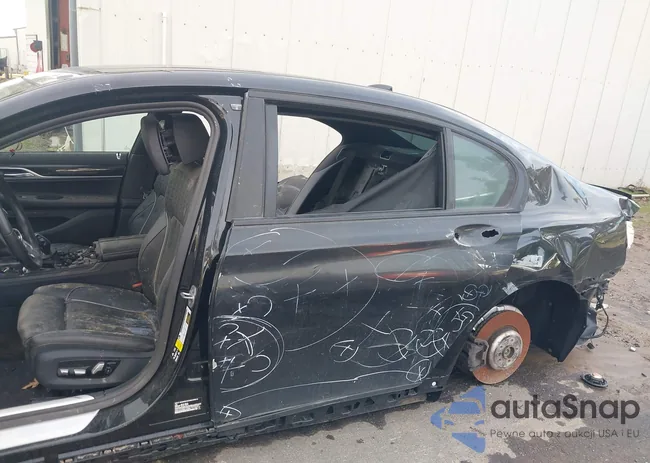 WBA7U2C08NCJ42965: 44369213