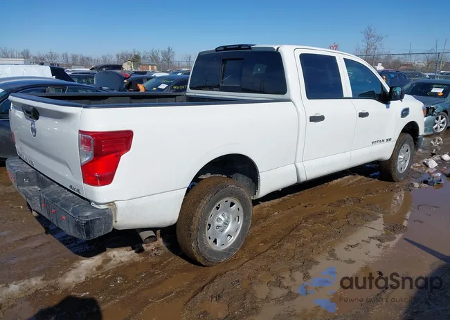 1N6BA1F39JN551185: 44369470