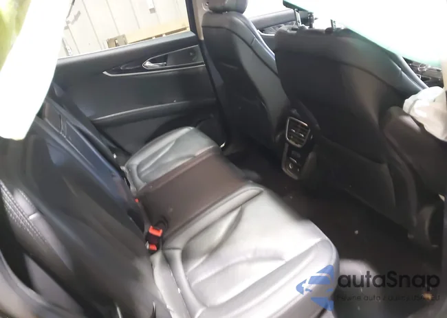 2LMPJ8K95PBL15617: 44368643