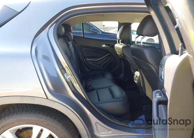 WDCTG4EB5FJ182639: 44368760