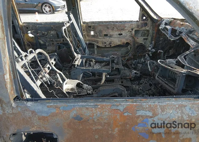 2GCEK13T241388581: 44368811