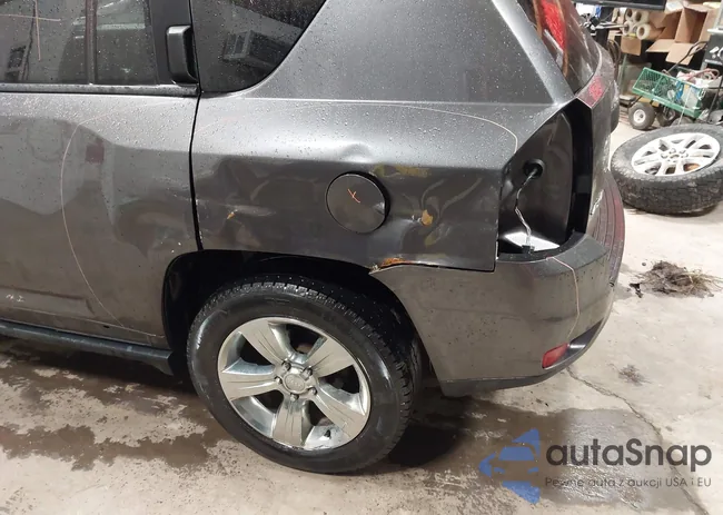 1C4NJDEB3FD208136: 44368896