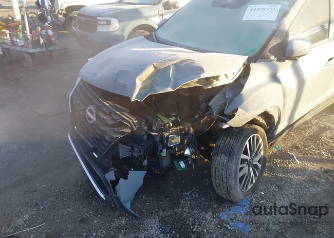 3N1CP5CV8RL557674: 44370353