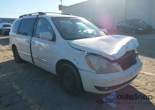 KNDMC233076010836: 44370401