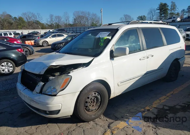 KNDMC233076010836: 44370401