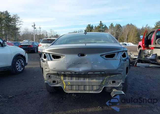 5NPE24AF9JH687722: 44370420