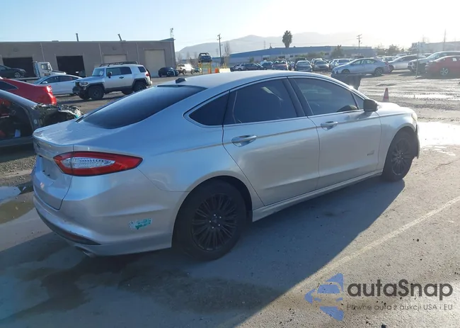 3FA6P0PU7ER256311: 44370438