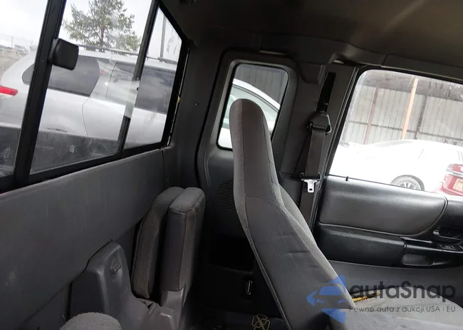 1FTYR44E72PA34002: 44369623