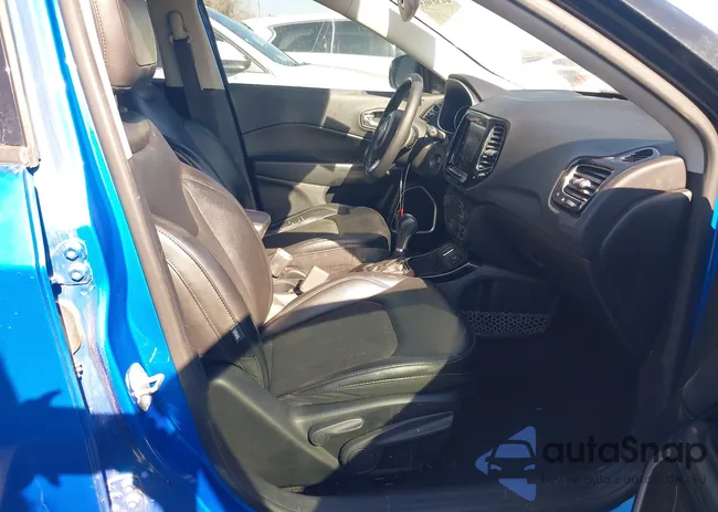 3C4NJCBB3JT304771: 44369655