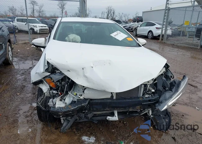 2T1BURHE3FC395162: 44369738