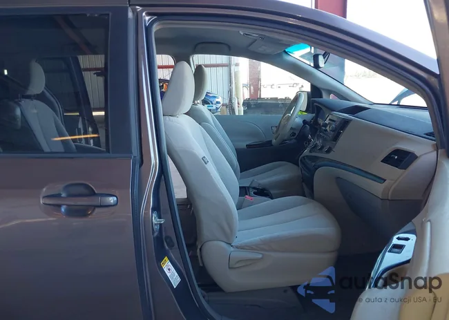 5TDKK3DC7BS009075: 44371204