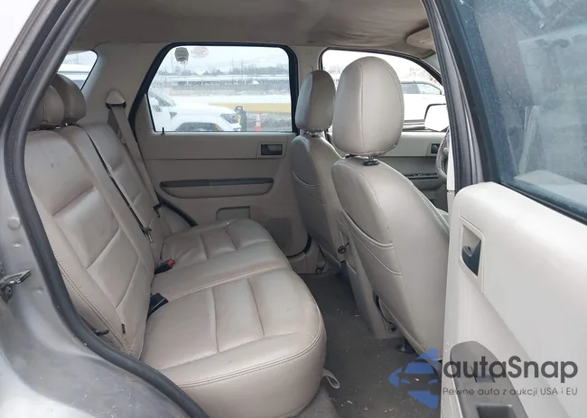 1FMCU92Z98KA95574: 44371293