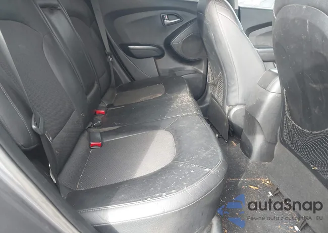 KM8JT3AFXFU033553: 44370558