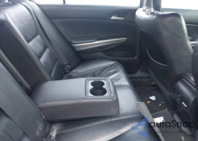 1HGCP2F88AA150937: 44370630