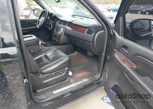 1GKFK638X7J368932: 44371984