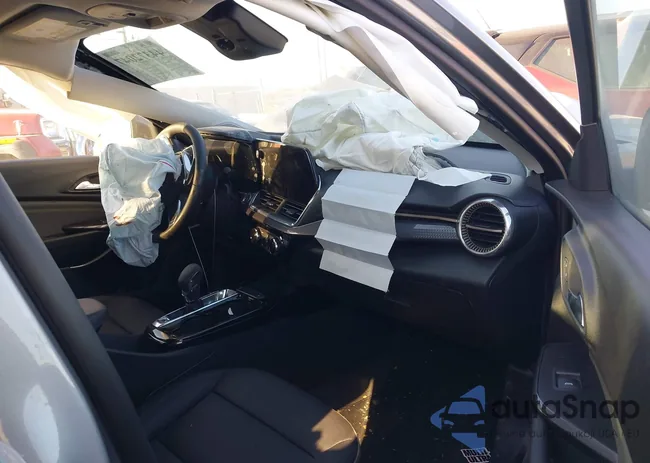 KL77LKEP4TC016547: 44372047