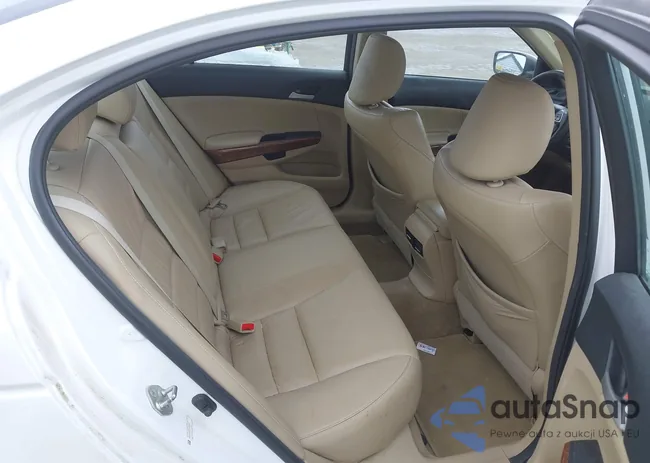 1HGCP3F85CA040176: 44372163