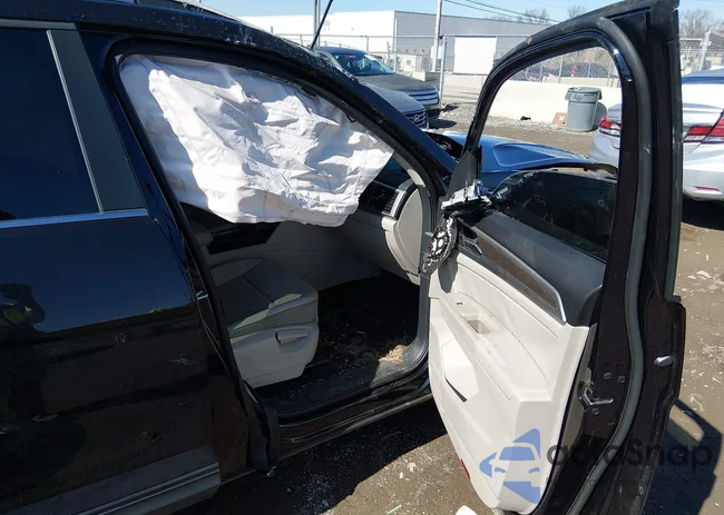 1V2LR2CA7JC584253: 44372170