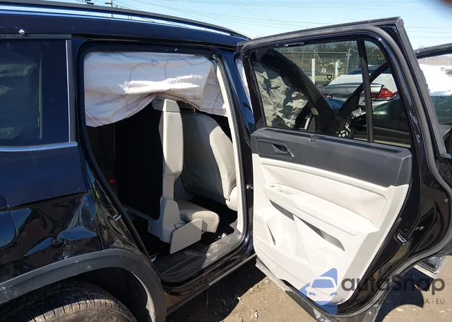 1V2LR2CA7JC584253: 44372170