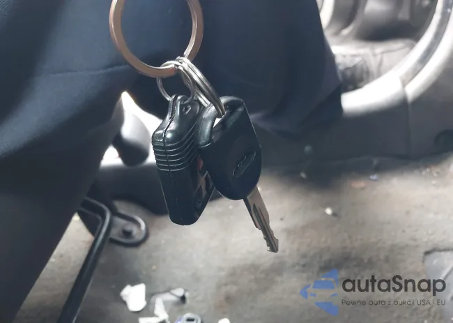 1FMYU02Z06KA42907: 44372186