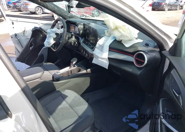 KL77LGEP8TC073816: 44372264