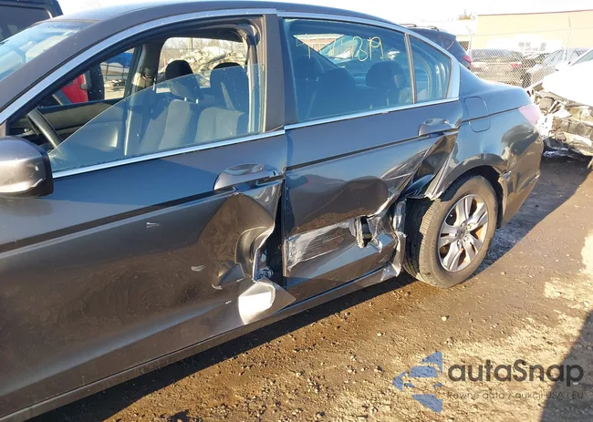 1HGCP2F49CA009939: 44372319