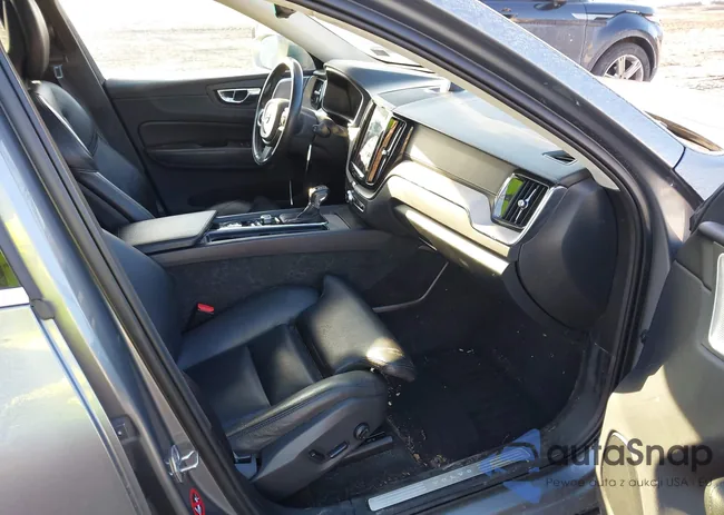 LYVA22RL5JB082321: 44372400