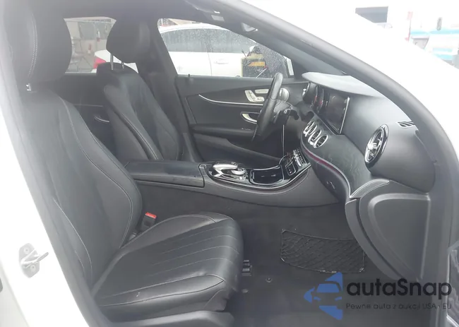 WDDZF4JB1HA166083: 44371690