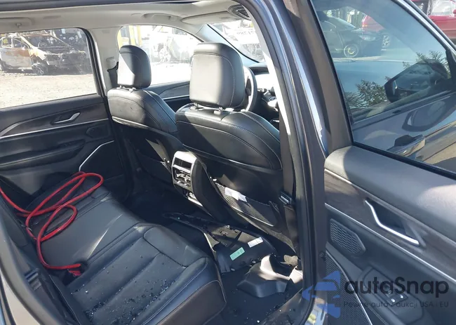 1C4RJYB69RC681453: 44371789