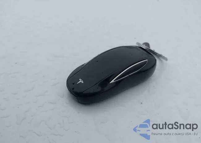 5YJXCBE20JF100033: 44372975