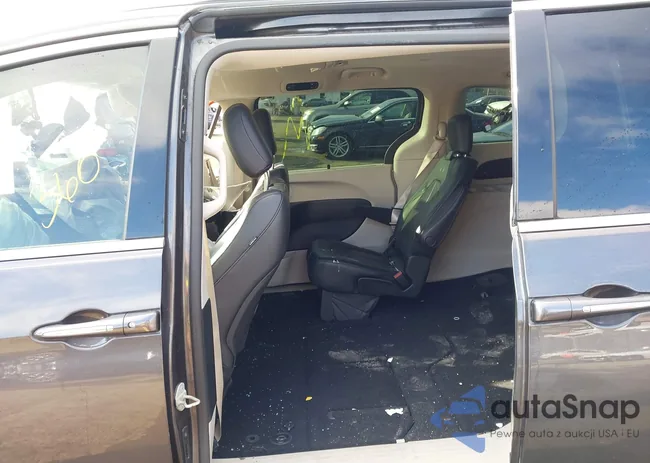 2C4RC1BG9JR127268: 44372996