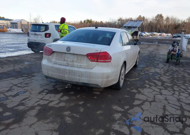 1VWBH7A33DC042618: 44373074