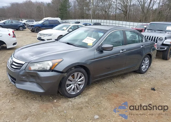 1HGCP2F87CA213593: 44373148