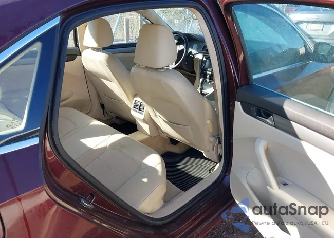 1VWBS7A31EC033130: 44373293