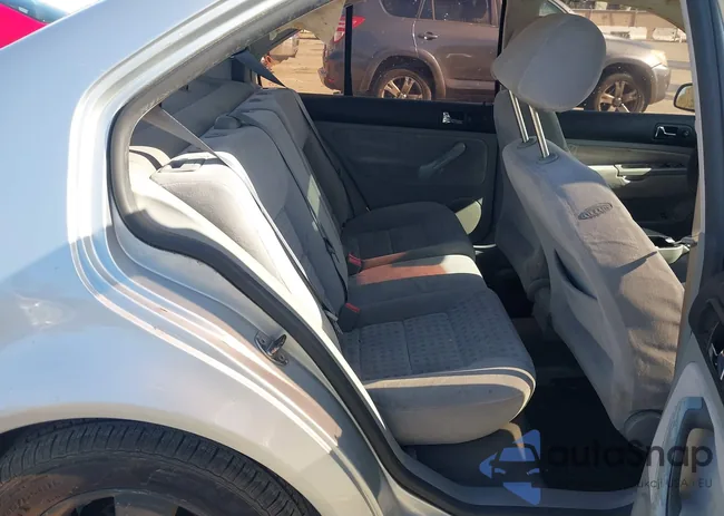 3VWSK69M33M016171: 44373338