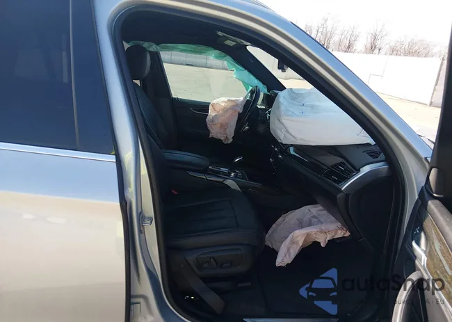 5UXKR2C57J0X08828: 44373343