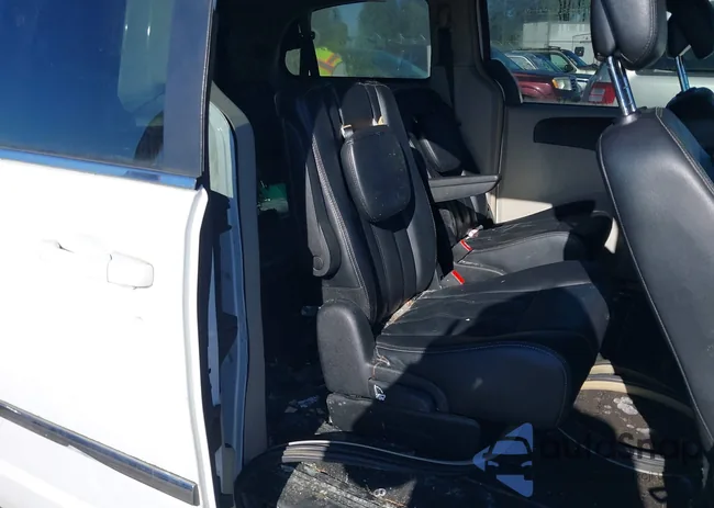 2C4RC1BG1FR696462: 44373369