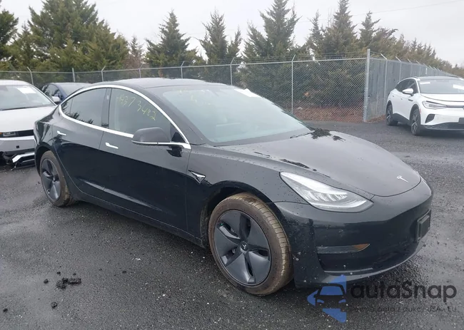 5YJ3E1EB3KF208585: 44373482