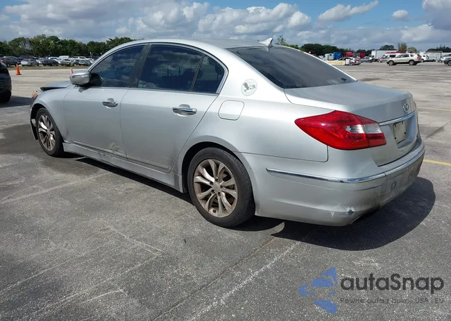 KMHGC4DD1DU244096: 44372580