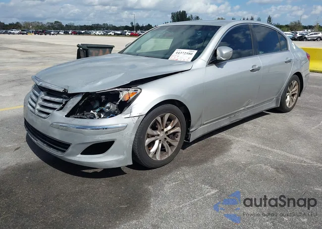 KMHGC4DD1DU244096: 44372580