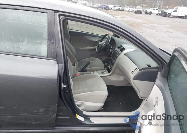 2T1BU4EE5BC677921: 44372601