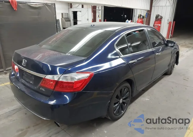 1HGCR2F8XDA150792: 44372717