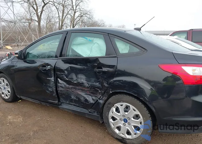 1FADP3F26EL401247: 44372750