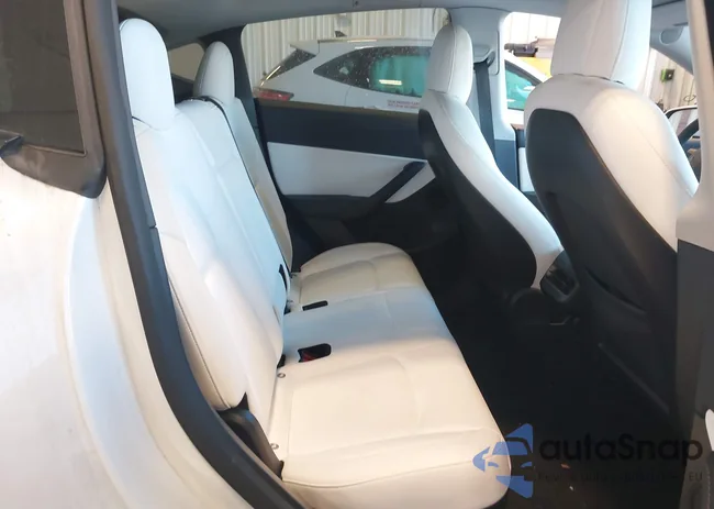 5YJYGDEF1MF256674: 44372816