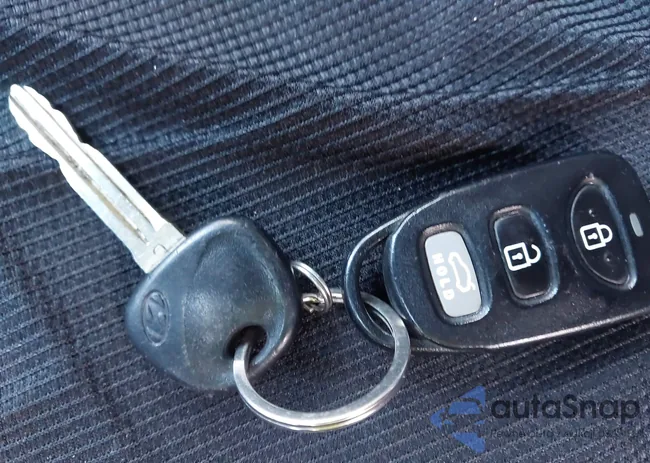 5NPD84LF0JH302586: 44372875