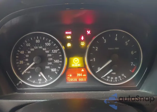 WBAVB33526KS32795: 44372899