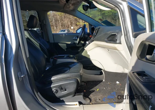 2C4RC1GG0JR320854: 44373929