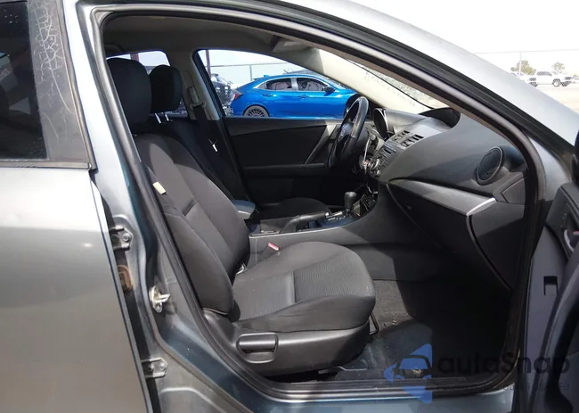 JM1BL1V78C1557703: 44373944