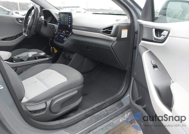 KMHC75LJXLU073993: 44374074